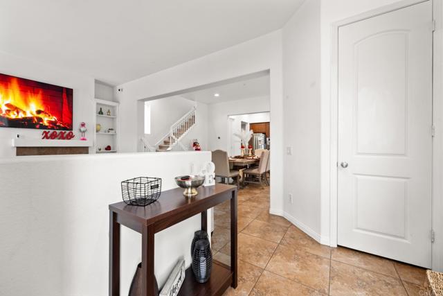 Detail Gallery Image 10 of 41 For 1683 Kincaid Ave, Chula Vista,  CA 91913 - 4 Beds | 4 Baths