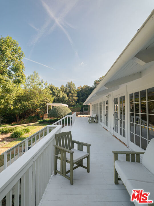 2 Eucalyptus Lane, Rolling Hills CA: https://media.crmls.org/mediaz/07a583f7-c0fb-4229-bf58-7438332239ff.jpg