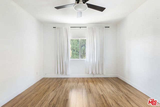 1404 Maltman Avenue, Los Angeles CA: https://media.crmls.org/mediaz/07a5e6ee-8760-4ad6-8e47-177dedb6f761.jpg
