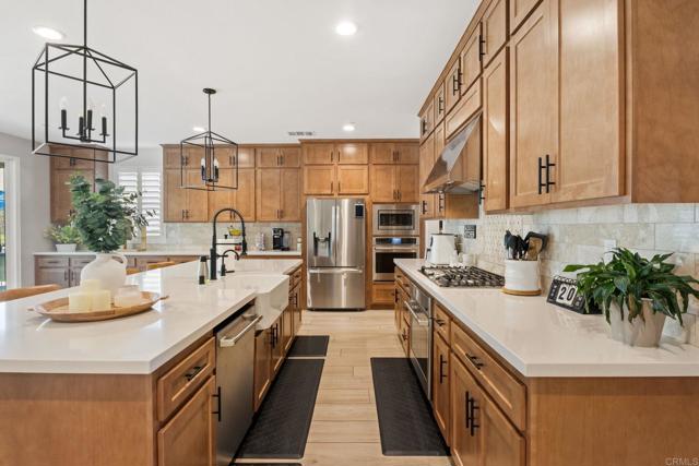 39496 Chamise Street, Temecula CA: https://media.crmls.org/mediaz/07a6062f-f120-49a6-a800-ef96ac906e71.jpg