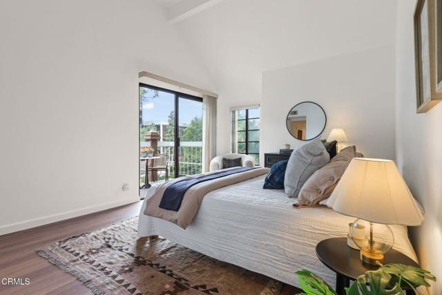 436 E Palm Avenue, Burbank CA: https://media.crmls.org/mediaz/07a622da-e532-46ae-b673-6983eb844304.jpg