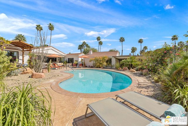 Image 6 of 57 For 311 Via Sol  