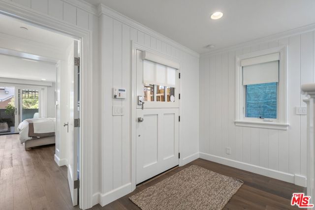 636 12th Street, Manhattan Beach CA: https://media.crmls.org/mediaz/07a71cbe-779a-4bef-8a4a-22fc9ebecb80.jpg