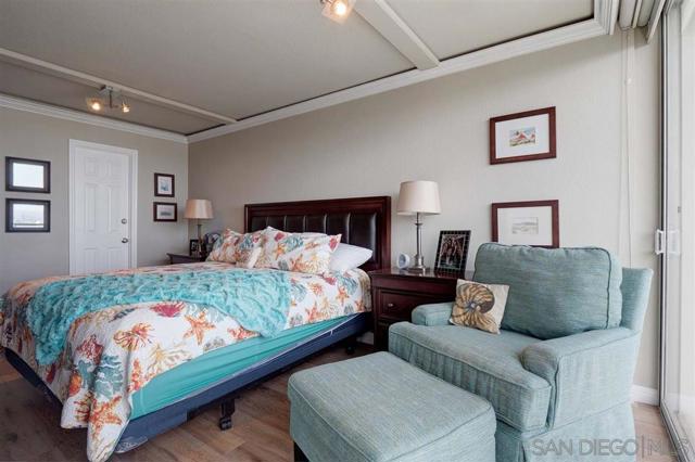1720 Avenida Del Mundo, Coronado CA: https://media.crmls.org/mediaz/07a7c699-d66b-4877-9f68-bb9d979c3a90.jpg