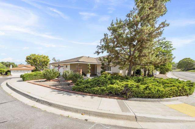 Detail Gallery Image 2 of 33 For 17503 Plaza Dolores, San Diego,  CA 92128 - 2 Beds | 2 Baths