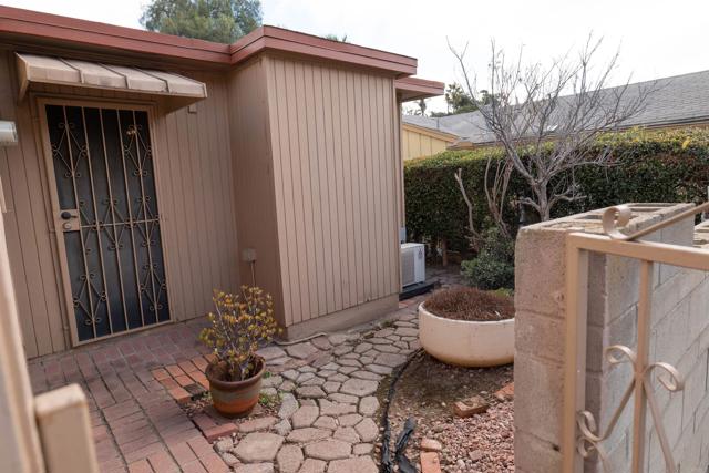 Detail Gallery Image 14 of 22 For 5283 Chollas Pkwy, San Diego,  CA 92105 - 4 Beds | 2/1 Baths