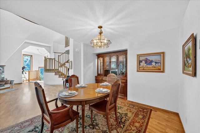 5224 Twin Falls Road, Morgan Hill CA: https://media.crmls.org/mediaz/07a8e817-acca-4a73-b702-eedab18a837d.jpg