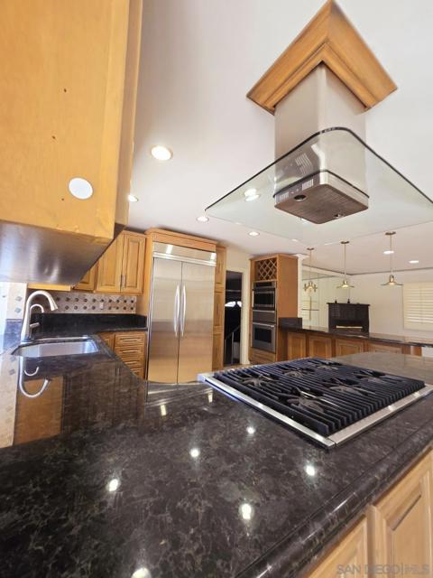 68 E Bonita Rd, Chula Vista CA: https://media.crmls.org/mediaz/07a99871-f77b-420d-8f6d-1e534391b592.jpg