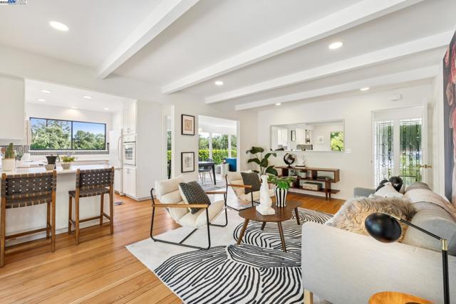 124 MARSHA PLACE, Lafayette CA: https://media.crmls.org/mediaz/07a9b9b1-0061-491e-b283-26e5775b7ebb.jpg