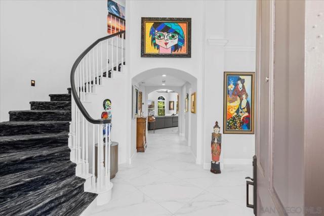 7166 Tern Place, Carlsbad CA: https://media.crmls.org/mediaz/07aa1124-958c-4124-8d41-e48147516646.jpg