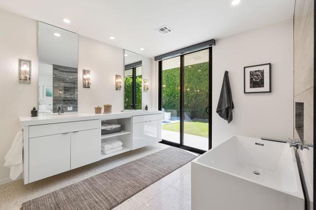 133 Columbia Drive, Rancho Mirage CA: https://media.crmls.org/mediaz/07aa61ef-d999-48d1-a1b0-1b26fb2cac37.jpg