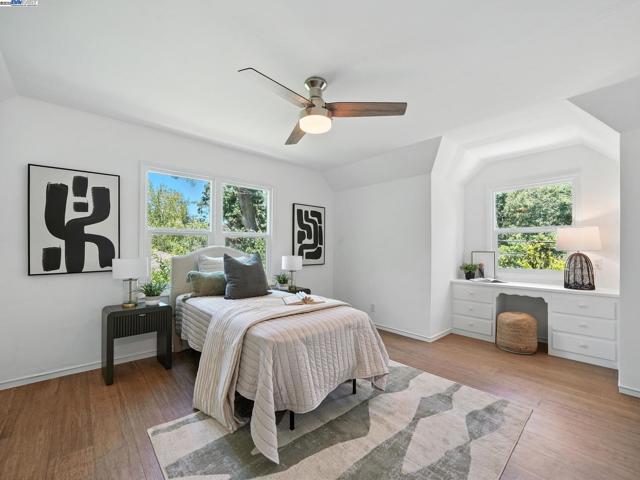 160 Moraga Way, Orinda CA: https://media.crmls.org/mediaz/07aad04d-df37-4657-a4ea-a7bd7b504d70.jpg