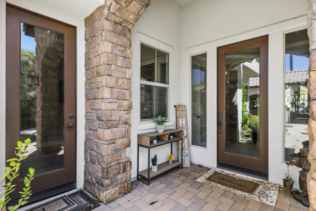 50640 Mandarina, La Quinta CA: https://media.crmls.org/mediaz/07aaec58-8079-448a-97dd-4b1f98f8d5de.jpg