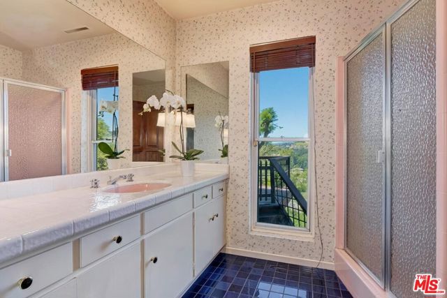 13490 Firth Drive, Beverly Hills CA: https://media.crmls.org/mediaz/07ac7626-7d0e-4cfc-b9ee-93c174c623c0.jpg