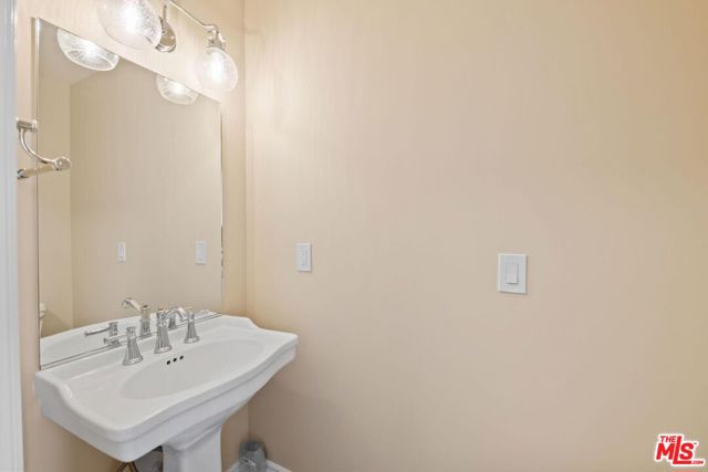 1238 S Bonnie Brae Street, Los Angeles CA: https://media.crmls.org/mediaz/07ad9e00-9ad4-43d2-a245-c00ca8b5630f.jpg