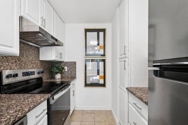 1625 Kentfield Avenue, Redwood City CA: https://media.crmls.org/mediaz/07ada1ec-2661-4661-a93d-d33e99ce6f56.jpg