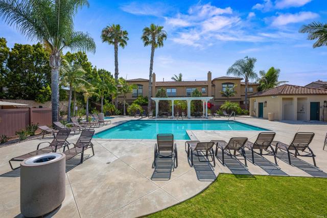 Detail Gallery Image 29 of 39 For 638 Sumner Way #2,  Oceanside,  CA 92058 - 4 Beds | 2/1 Baths