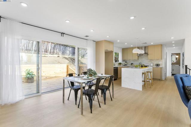 365 Monaco Ave, Union City CA: https://media.crmls.org/mediaz/07ae5e67-a077-446a-b5d2-2a7a3724d116.jpg