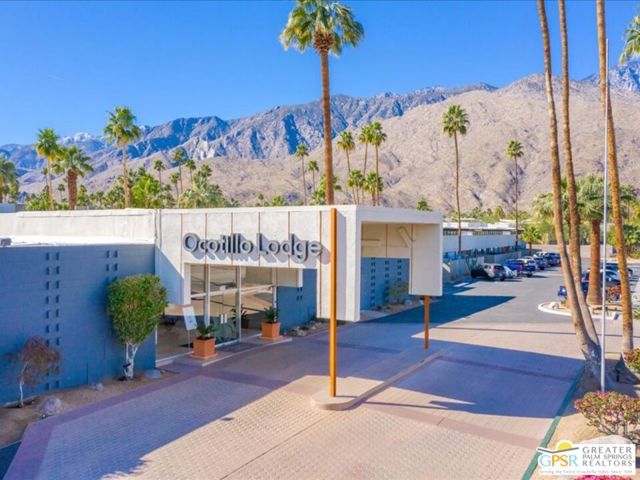 1111 E Palm Canyon Drive, Palm Springs CA: https://media.crmls.org/mediaz/07ae5eca-701d-4c97-b7bf-212df7b14421.jpg