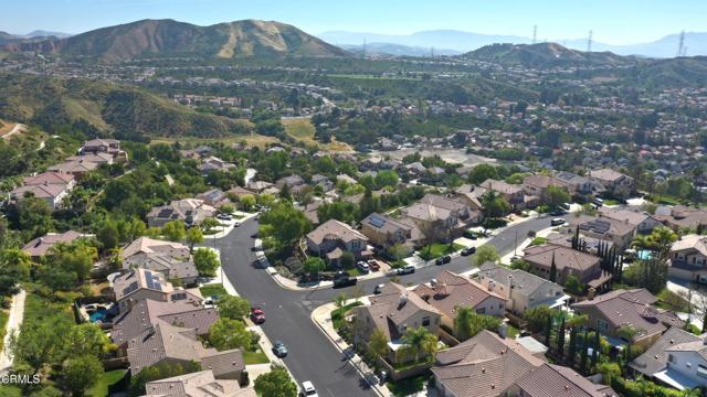 Detail Gallery Image 8 of 37 For 29047 Ironwood Ln, Saugus,  CA 91390 - 3 Beds | 3/1 Baths