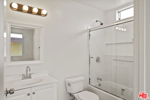 1920 Overland Avenue, Los Angeles CA: https://media.crmls.org/mediaz/07af6609-9fcb-4cb4-aed8-a5c9b92fd032.jpg