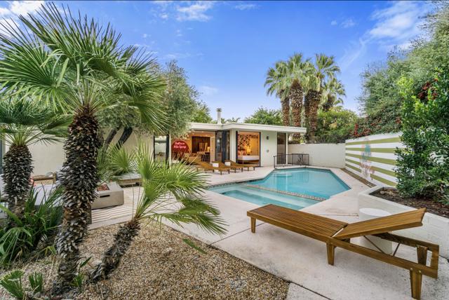 130 W Racquet Club Road #308, Palm Springs, CA 92262