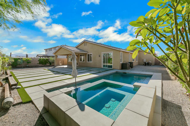 43820 Cape Cod Court, Indio CA: https://media.crmls.org/mediaz/07afeb36-d4fa-4fba-9a8f-c795c7423979.jpg