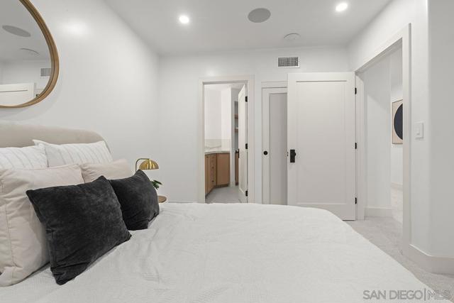 1099 1st St, Coronado CA: https://media.crmls.org/mediaz/07b0ade1-3508-4682-82da-7b1ac05f2175.jpg