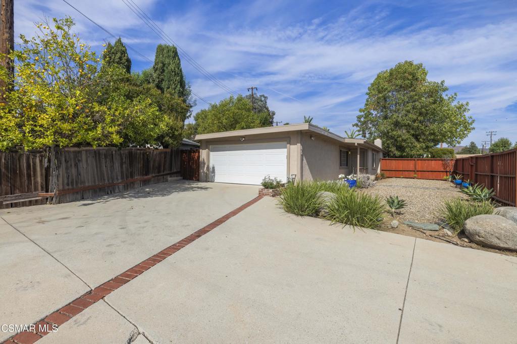 865 Hillcrest Drive