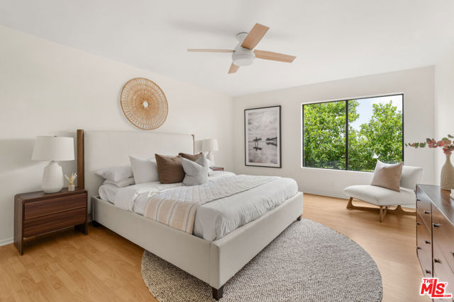 1742 S Bentley Avenue, Los Angeles CA: https://media.crmls.org/mediaz/07b18c18-3de0-44ef-bf85-8bcb072ed19c.jpg