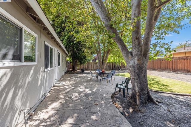 7600 Ironwood Dr, Dublin CA: https://media.crmls.org/mediaz/07b19a60-acd2-4f34-9061-ccd4304b4886.jpg