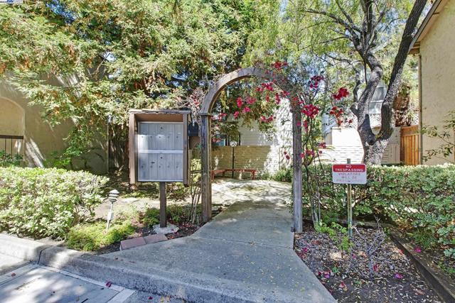 480 N Winchester Blvd, Santa Clara CA: https://media.crmls.org/mediaz/07b1a699-23c1-4fde-8fbf-a5df2abdc61b.jpg