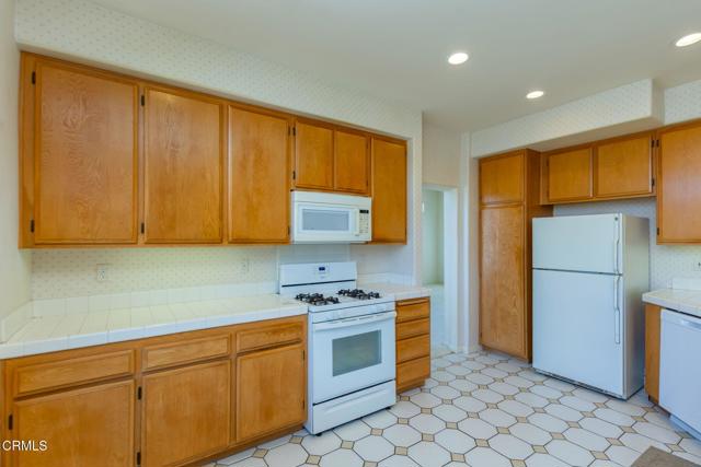 1062 Meadowlark Drive, Fillmore CA: https://media.crmls.org/mediaz/07b23689-6f28-4645-9f44-4c8cab23feda.jpg