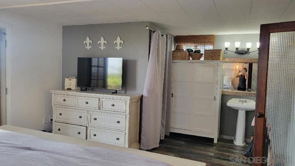 MLS #250036533SD img 17