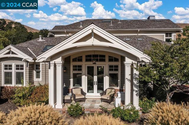 8 Julianna Court, Moraga CA: https://media.crmls.org/mediaz/07b2932c-29c3-4412-9d3f-dd1fe6feb03a.jpg