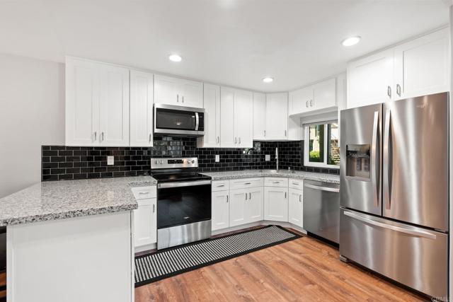 Detail Gallery Image 10 of 28 For 745 E Bradley Ave #33,  El Cajon,  CA 92021 - 2 Beds | 1 Baths