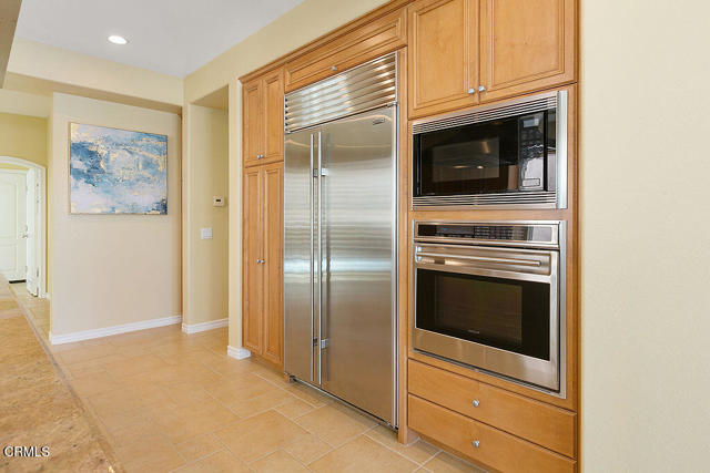 1464 Twin Tides Place, Oxnard CA: https://media.crmls.org/mediaz/07b2ea08-3cac-4471-a5a5-72ade5028028.jpg