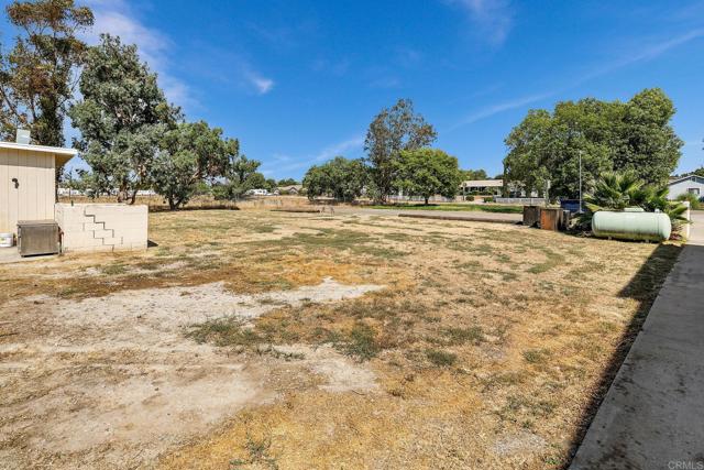 2548 Main Street, Ramona CA: https://media.crmls.org/mediaz/07b2fa56-00ea-4fcd-a154-5a1aa84361bf.jpg