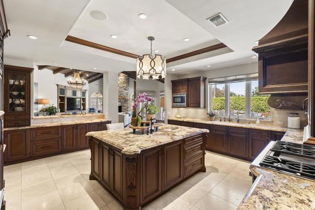 14619 Calle Carla, Rancho Santa Fe CA: https://media.crmls.org/mediaz/07b3419b-68b7-4302-a40e-06b2b3e30544.jpg