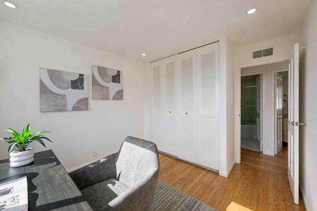 170 Beachview Avenue, Pacifica CA: https://media.crmls.org/mediaz/07b3b9f8-d9e4-43ac-9068-6d48ed47b065.jpg