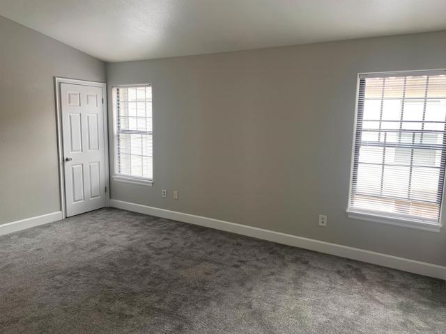 4556 Cove Drive, Carlsbad CA: https://media.crmls.org/mediaz/07b3f476-52bc-41c7-8562-adfa42551375.jpg