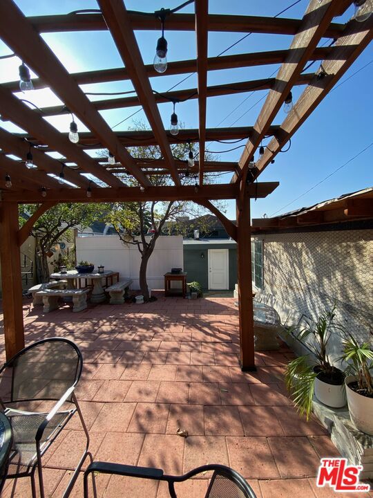 806 Oxford Avenue, Los Angeles, California 90029, 4 Bedrooms Bedrooms, ,2 BathroomsBathrooms,Single Family Residence,For Sale,Oxford,23282607