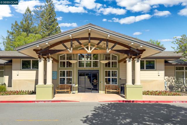 5920 Horsemans Canyon Dr, Walnut Creek CA: https://media.crmls.org/mediaz/07b46b4a-53c0-473f-9ab4-a0b784b6dea1.jpg