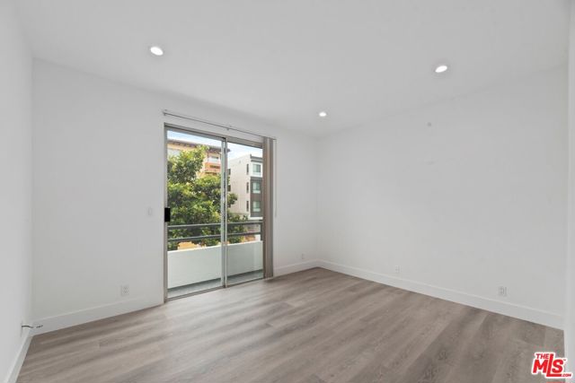 1136 S Shenandoah Street, Los Angeles CA: https://media.crmls.org/mediaz/07b50a80-a3f1-40e6-8415-a164a504ac4b.jpg