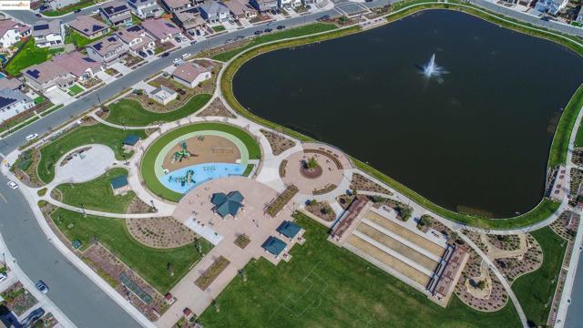 298 McClelland Way, Oakley CA: https://media.crmls.org/mediaz/07b54427-9865-489e-9d79-2cd82d1a941a.jpg