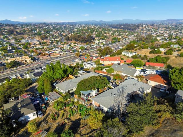 6431 37 Madrone Ave, San Diego CA: https://media.crmls.org/mediaz/07b60f8b-580c-4580-979e-75aa190ed9f2.jpg