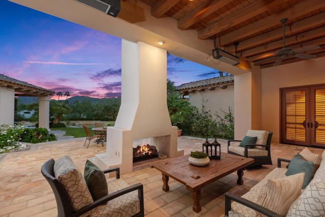 49260 Jfk Trail, Palm Desert CA: https://media.crmls.org/mediaz/07b67414-a23b-41f8-988b-e65207cef088.jpg