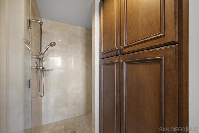 645 Front Street, San Diego CA: https://media.crmls.org/mediaz/07b679a2-8139-4bbf-9679-8e79feef1c00.jpg