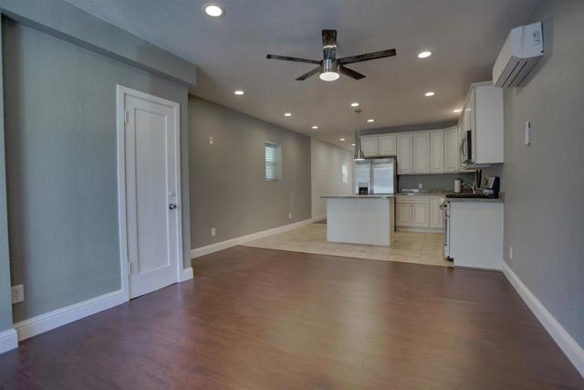 3012 4th Avenue, Sacramento CA: https://media.crmls.org/mediaz/07b69e6f-592d-4ad6-b39a-b70752799131.jpg