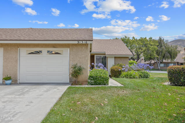 31310 village 31, Camarillo CA: https://media.crmls.org/mediaz/07b74546-729b-4ce1-8790-74bd96fb3dbb.jpg